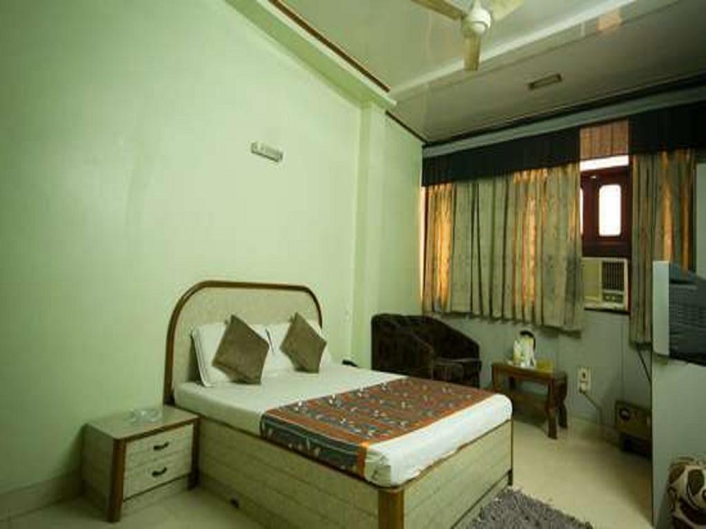 Hotel Woodland Deluxe Νέο Δελχί Δωμάτιο φωτογραφία