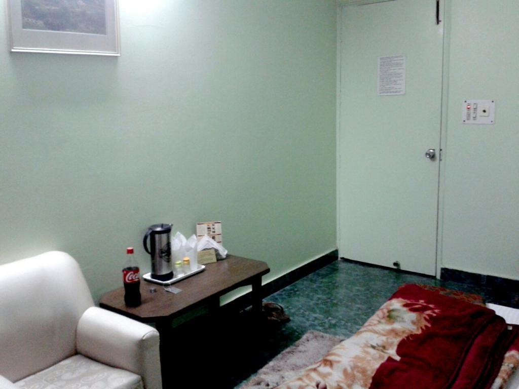 Hotel Woodland Deluxe Νέο Δελχί Δωμάτιο φωτογραφία