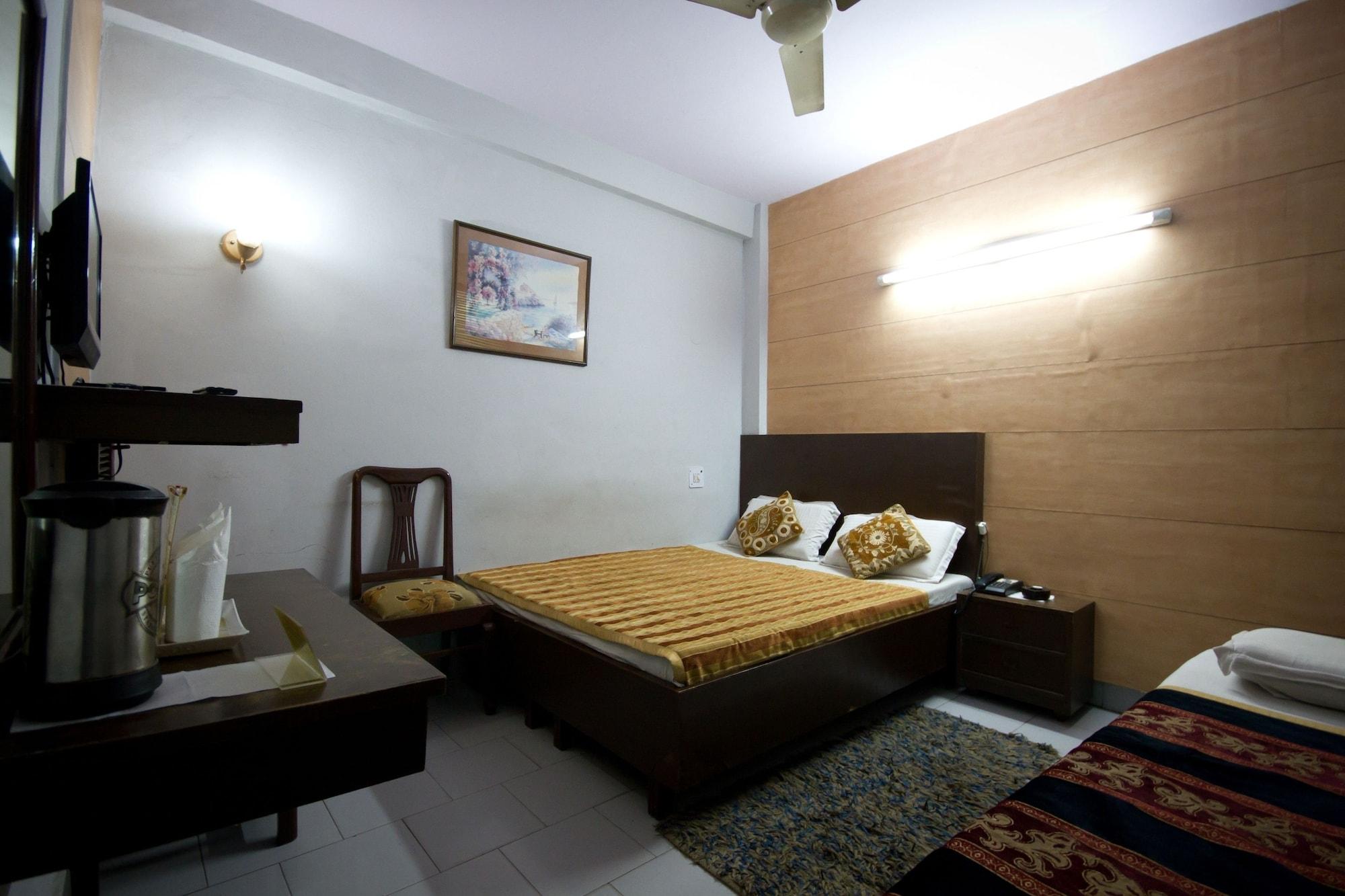 Hotel Woodland Deluxe Νέο Δελχί Εξωτερικό φωτογραφία