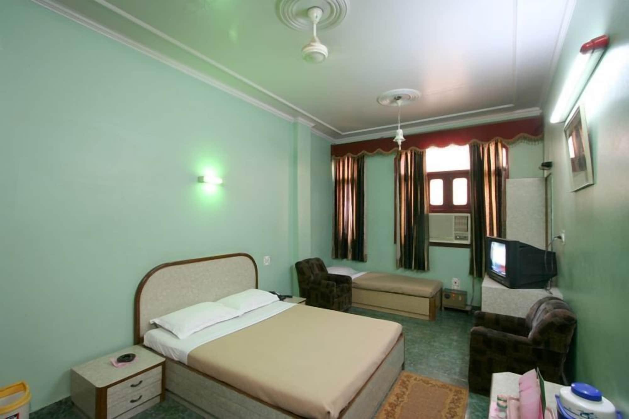 Hotel Woodland Deluxe Νέο Δελχί Εξωτερικό φωτογραφία