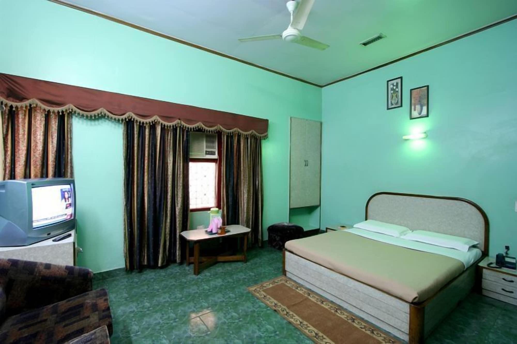 Hotel Woodland Deluxe Νέο Δελχί Εξωτερικό φωτογραφία