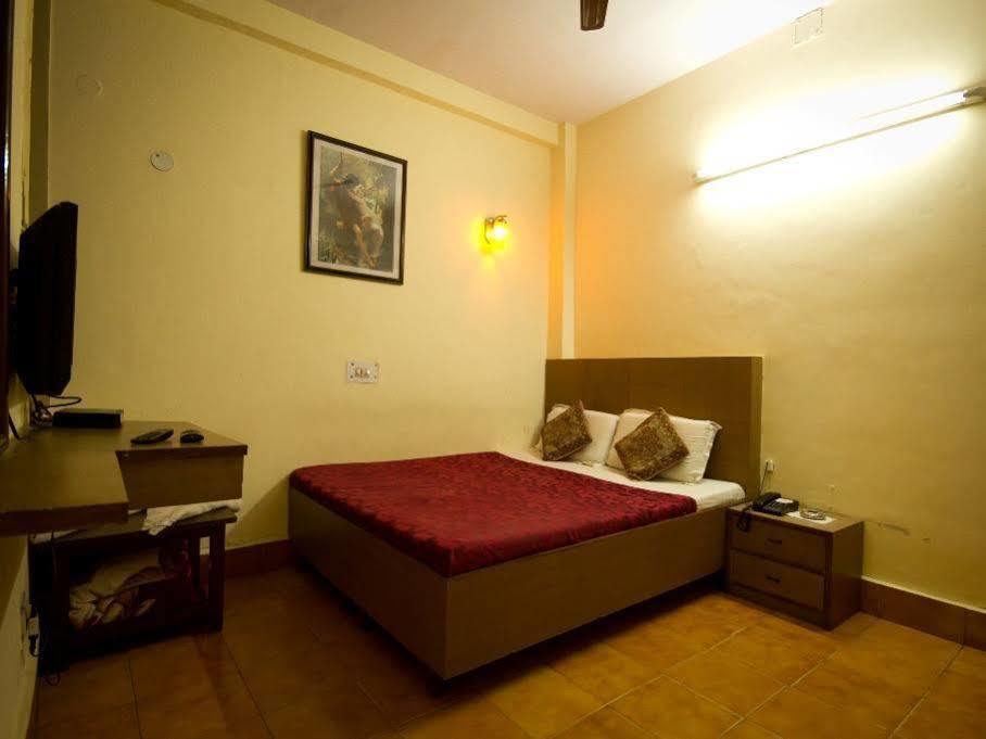 Hotel Woodland Deluxe Νέο Δελχί Εξωτερικό φωτογραφία