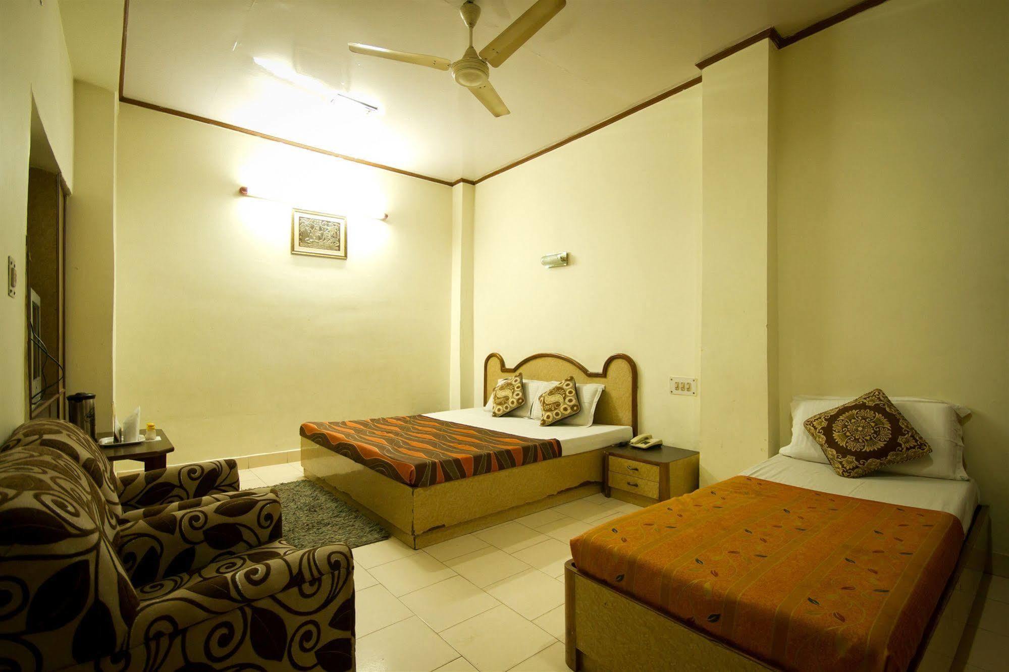 Hotel Woodland Deluxe Νέο Δελχί Εξωτερικό φωτογραφία